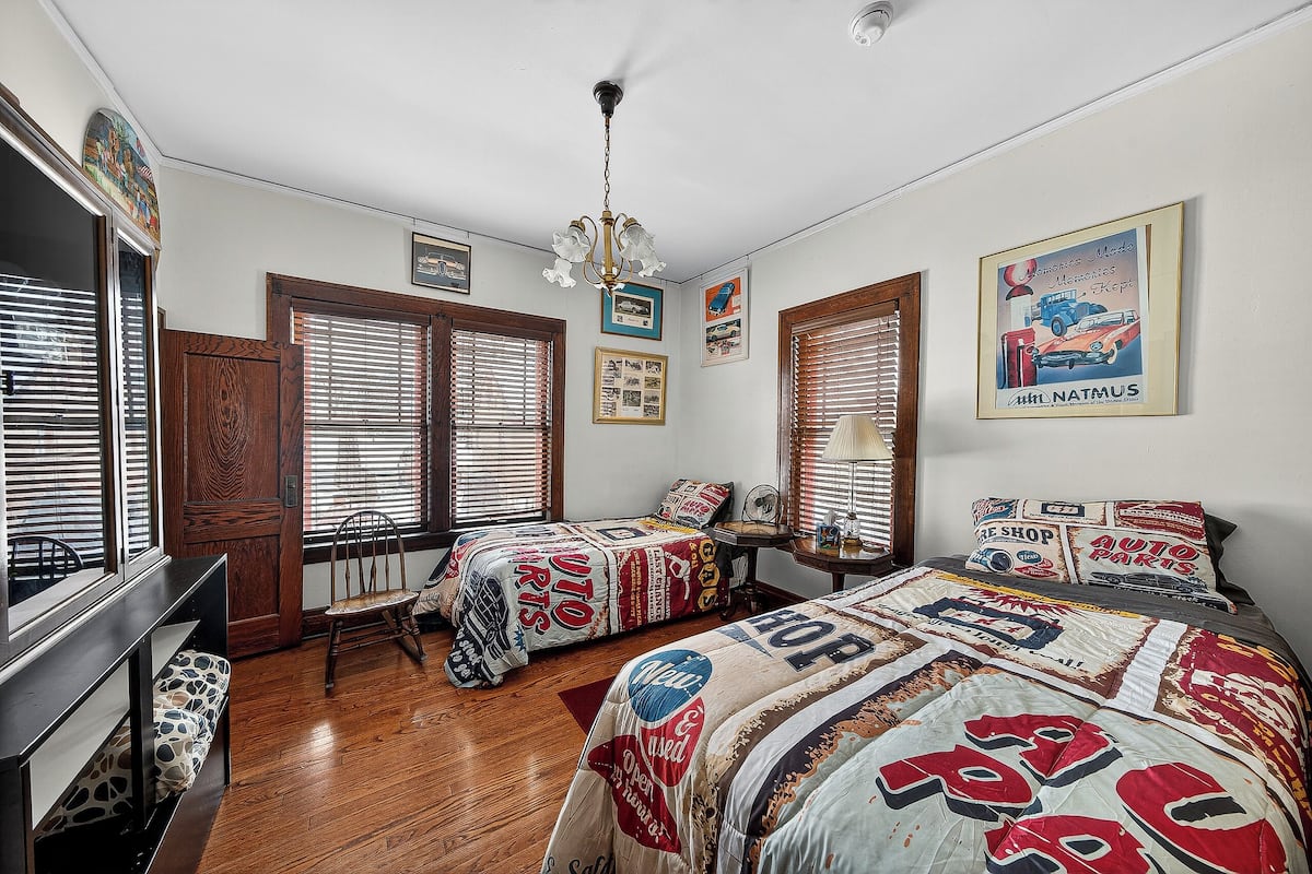 AVANTI ROOM - 4 | Blackout curtains, iron/ironing board, free WiFi