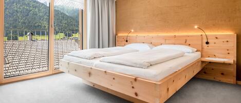 1 bedroom, travel crib, WiFi, bed sheets