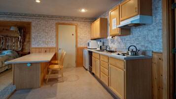 Fridge, microwave, stovetop, dishwasher