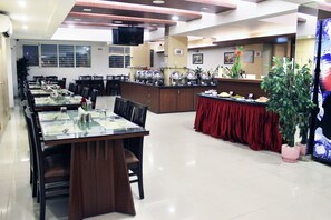 Daily buffet breakfast (INR 150 per person)