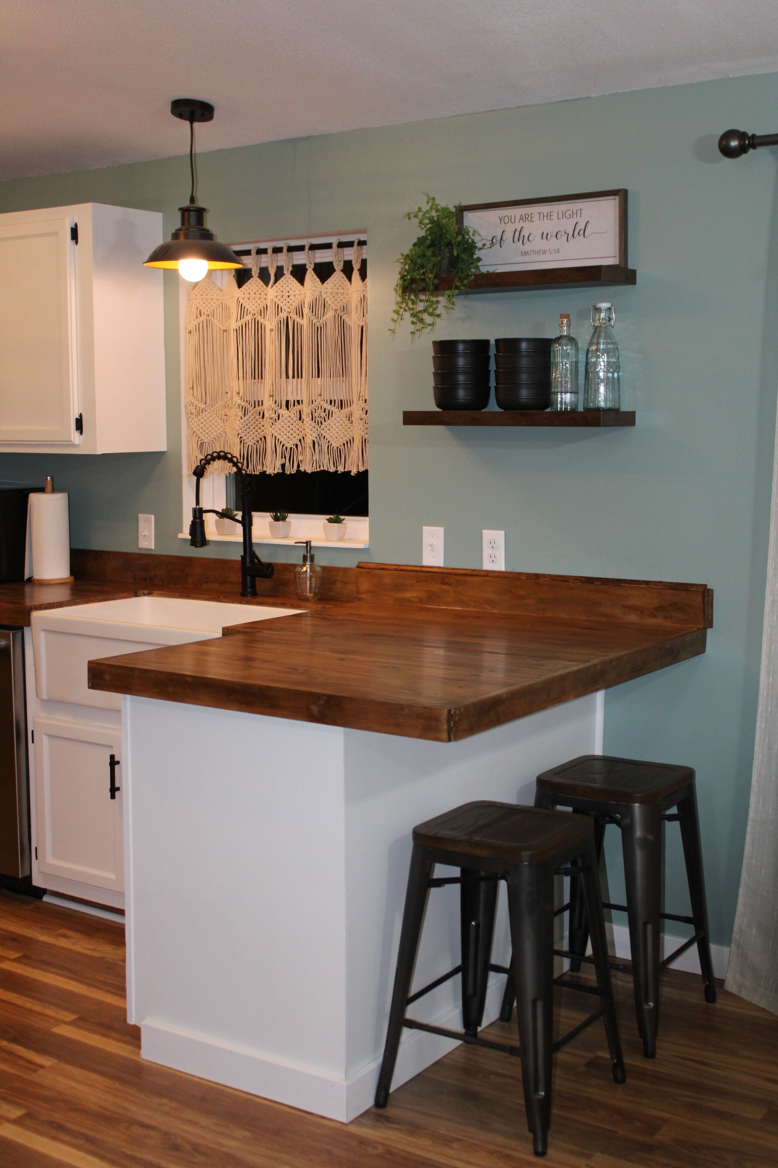 Quiet Family Friendly Home on Gravel Road --- 25 min from Lake Huron