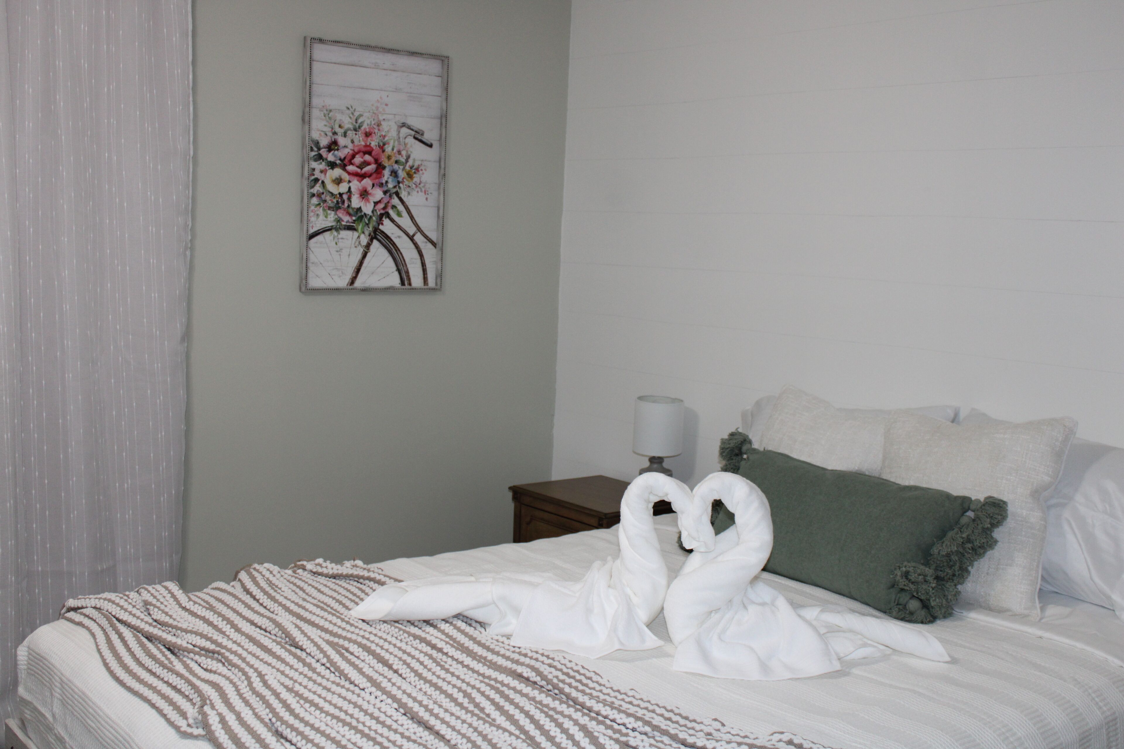 Quiet Family Friendly Home on Gravel Road --- 25 min from Lake Huron