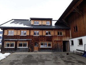 Unclassified image, 5 of 21, button