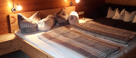 3 chambres, lit parapluie, Wi-Fi, draps fournis