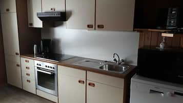 Réfrigérateur, micro-ondes, four, lave-vaisselle