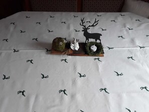 Interior detail - Roswitha Moosbrugger - Ferienwohnung (Rehmen)