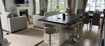 Brand new 2021 Lodge - private access to the coastal path