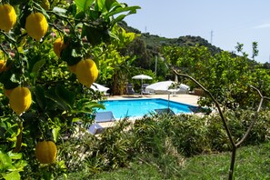 Outdoor pool - Residence Villa Mare Taormina - Studio apartment 10 minutes from the beach (Letojanni)