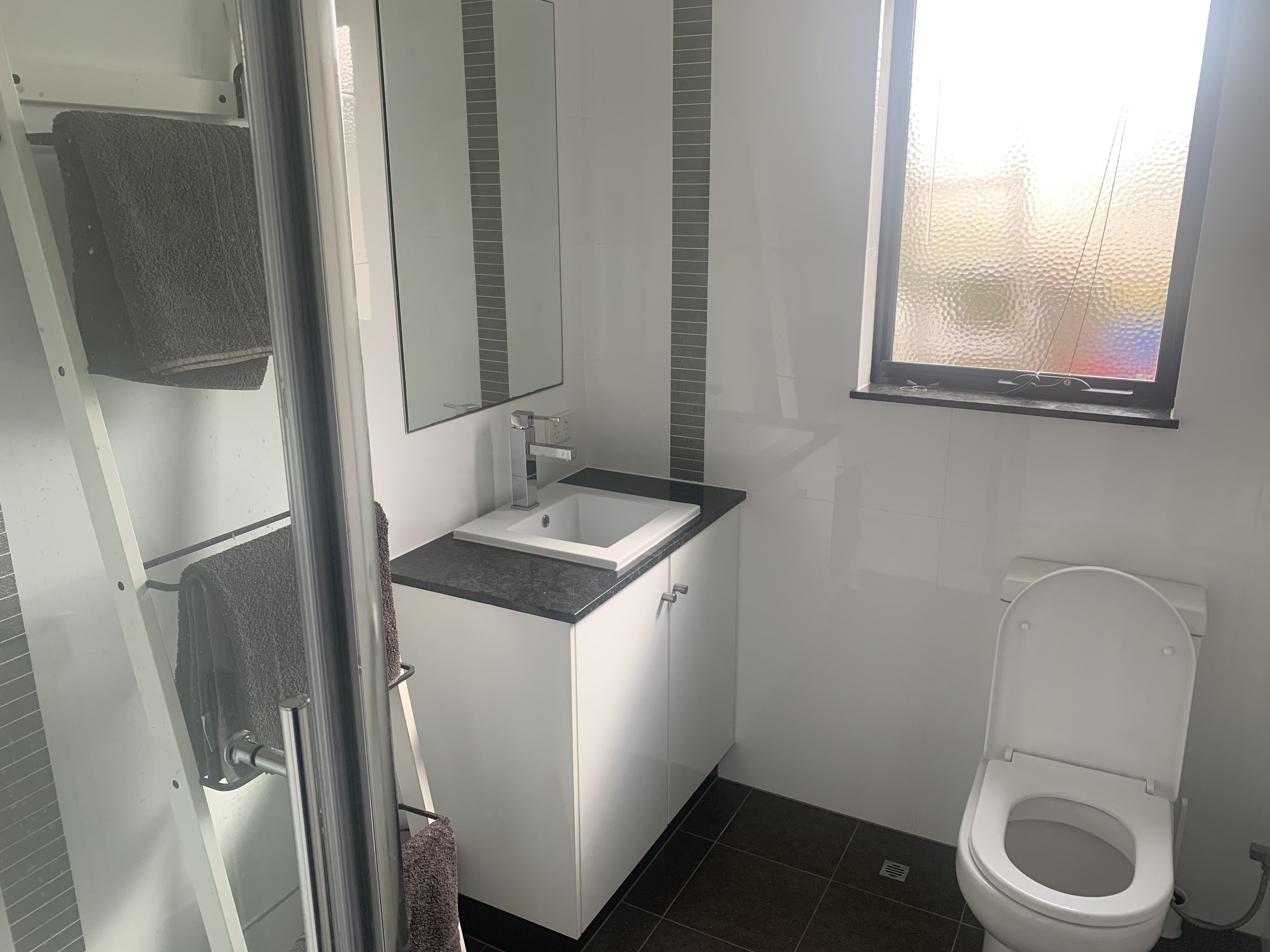 2 Storey, 1 bed accomodation close to local amenities.