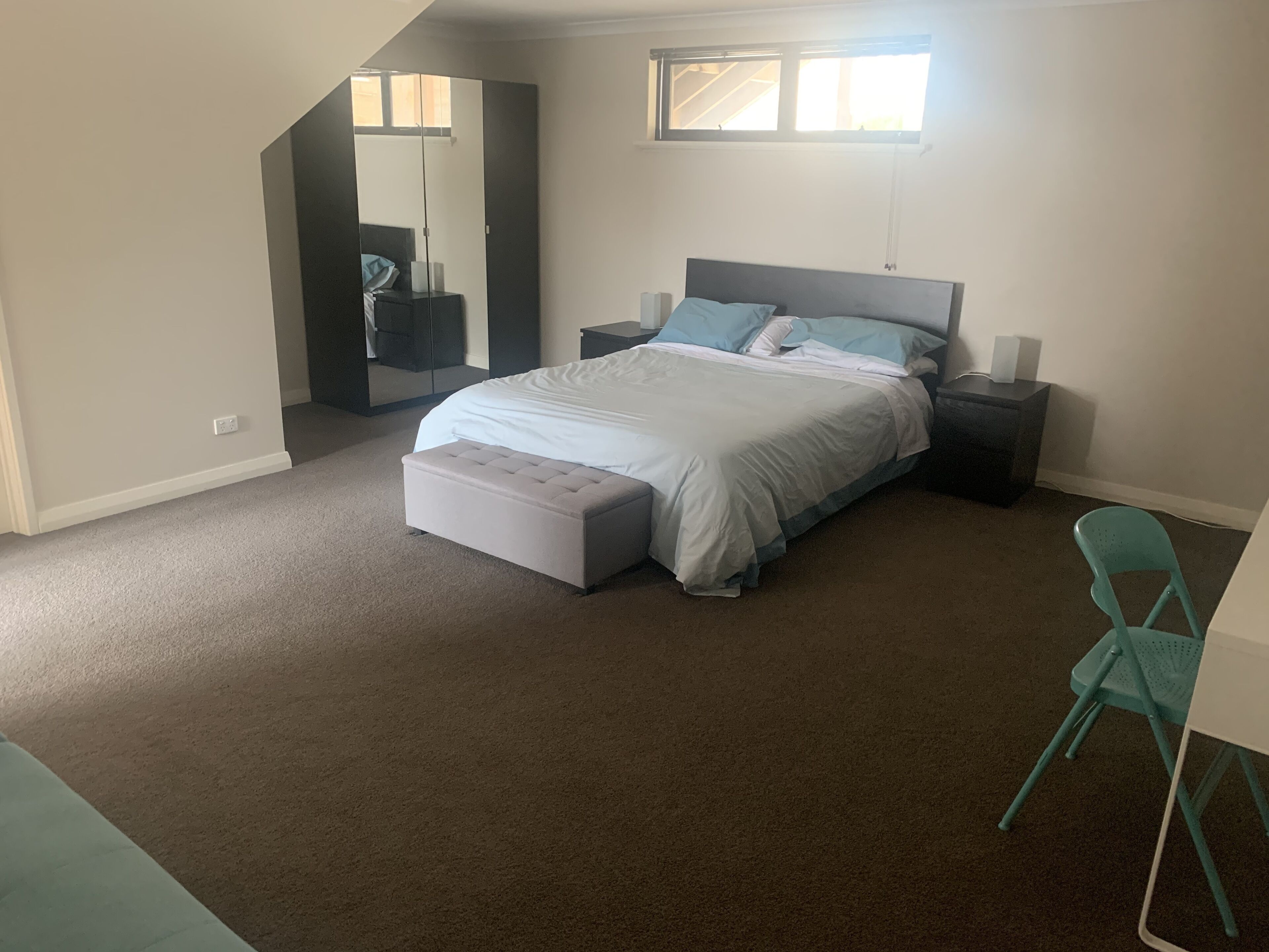 2 Storey, 1 bed accomodation close to local amenities.