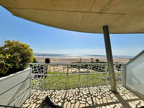 Apartment 2-6 pers, 2 bdr, balcony, pool, beach access, parking