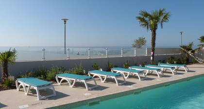 Appartement 2-6 pers, 2 ch, balcon, piscine, accĂšs plage, parking