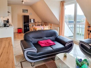 Unclassified image, 2 of 13, button