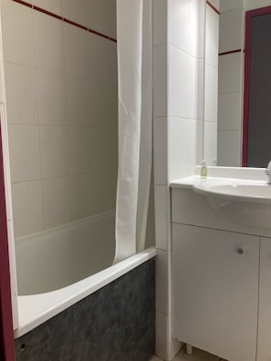 Bathtub, soap