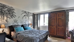 Superior Double Room | Hypo-allergenic bedding, in-room safe, blackout curtains, travel cot - La Chapelle aux Acacias (Caucalières)