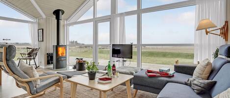 Télévision, cheminée