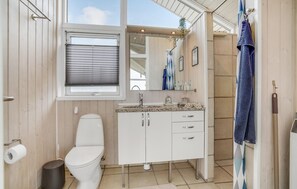 Shower - Cozy home in Fredericia (Fredericia)