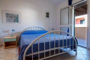 2 chambres, fer et planche à repasser, accès au Wi-Fi (inclus)