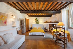 4 habitaciones, wifi gratis y ropa de cama 