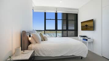 3 bedrooms, desk, iron/ironing board, free WiFi