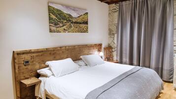 4 多间卧室、办公桌、熨斗/熨衣板、免费 WiFi