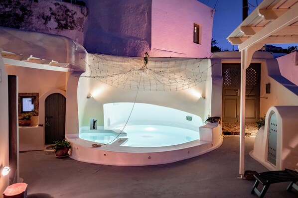 Exterior - Lotza Studios (Santorini)