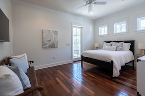 4 bedrooms, iron/ironing board, travel crib, WiFi (free)