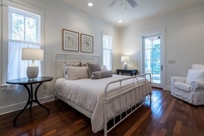 4 chambres, fer et planche à repasser, lit parapluie, Wi-Fi gratuit