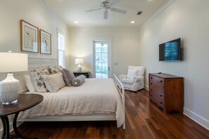 4 Schlafzimmer, Bügeleisen/Bügelbrett, Reisekinderbett, kostenloses WLAN