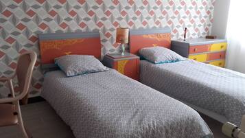 3 sovrum, skrivbord, strykjÀrn/strykbrÀda och gratis wi-fi