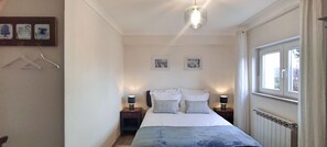 5 bedrooms, travel cot, free WiFi, bed sheets