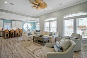 Flachbildfernseher, DVD-Player