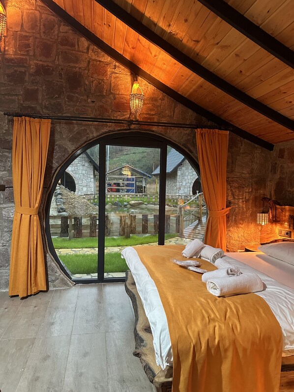 Luxury-Bungalow | Schreibtisch, kostenloses WLAN, Bettwäsche