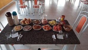 Desayuno buffet incluido todos los días