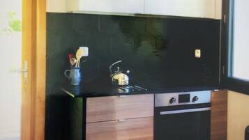 Réfrigérateur, four, plaque de cuisson, lave-vaisselle