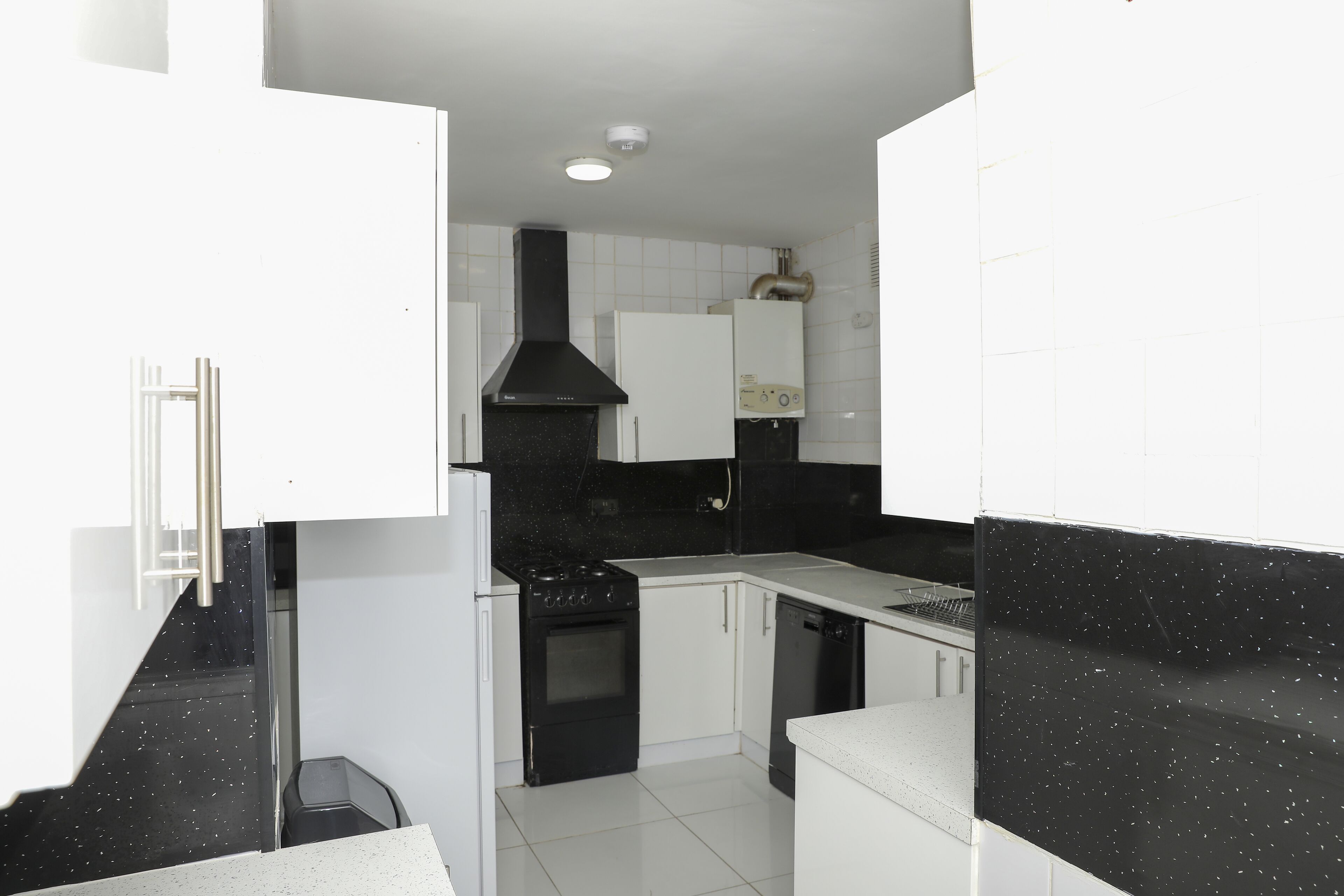 House, Multiple Beds | Private kitchen | Fridge, microwave, oven, stovetop