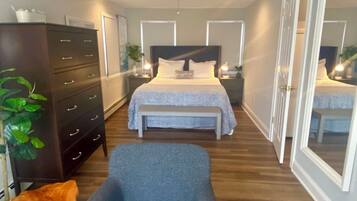 4 bedrooms, desk, free WiFi, bed sheets