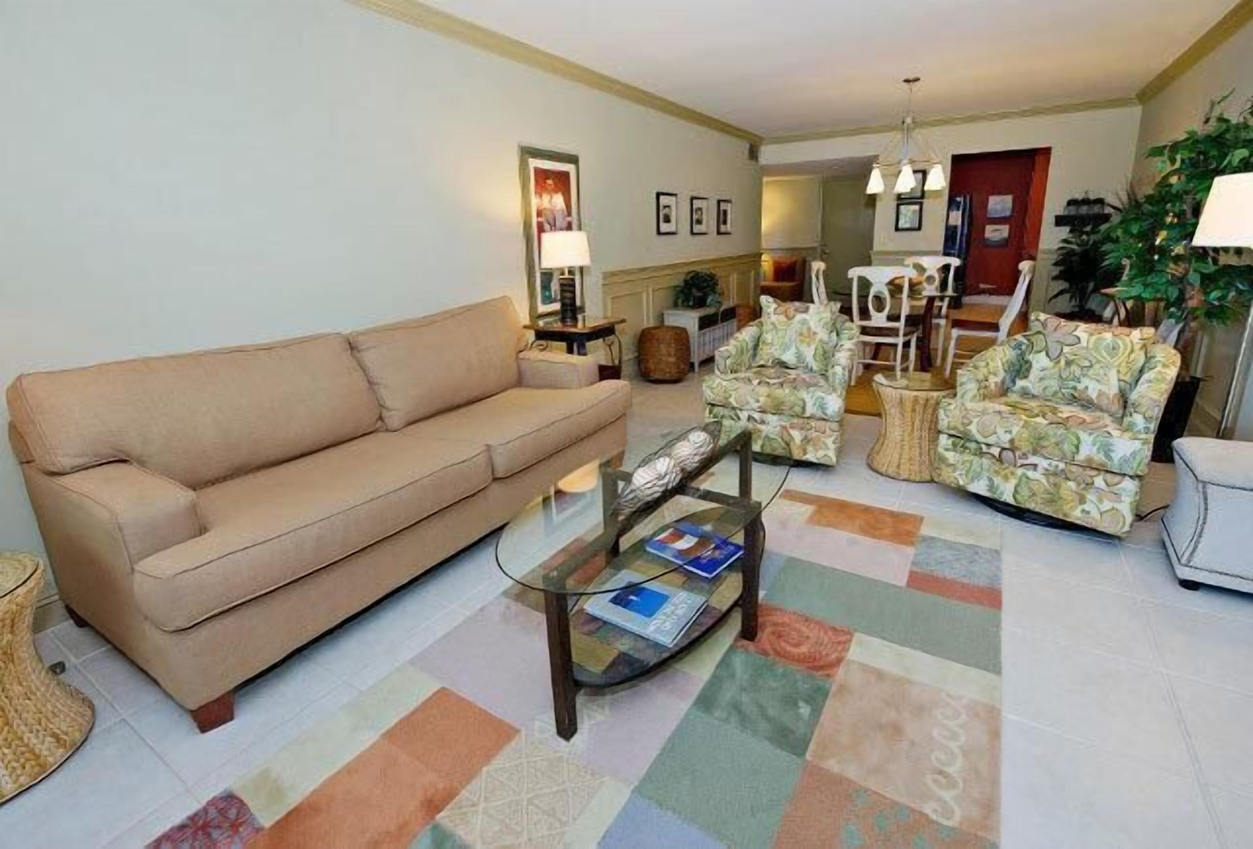 Luxurious Fourth-Floor Villa w/ Clubhouse View steps away from Harbour Town