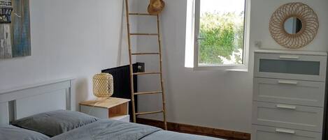 3 chambres, fer et planche à repasser, lit parapluie, Wi-Fi gratuit
