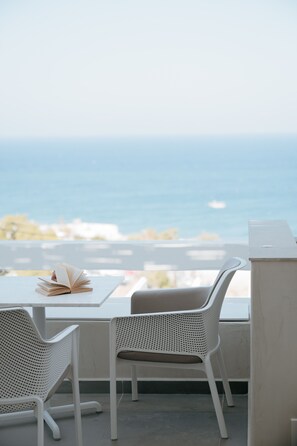 Deluxe Suite with Sea View and Outdoor Hot Tub | Terrace/patio - Mon Signor Hotel Adults Only (Santorini)