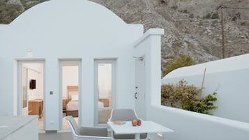 Superior Suite with Sea View and Outdoor Hot Tub | Terrazza/patio