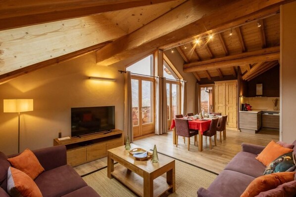 Living area - 250m from ski slopes, 2nd floor, balcony, ski locker, 81m², Valloire (Valloire)