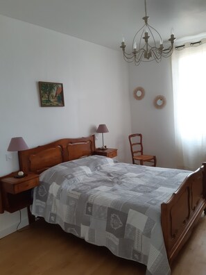 3 Schlafzimmer, Bügeleisen/Bügelbrett, Reisekinderbett, kostenloses WLAN