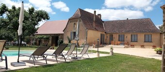 Renovated Perigord farmhouse -wifi, 2 bathrooms.