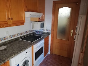 Fridge, microwave, oven, coffee/tea maker