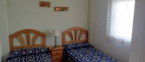 2 bedrooms, iron/ironing board, bed sheets