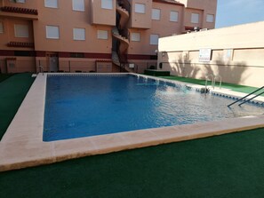 حمام سباحة