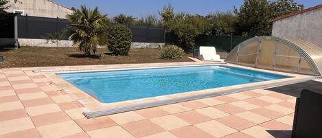 Piscine extérieure, piscine chauffée