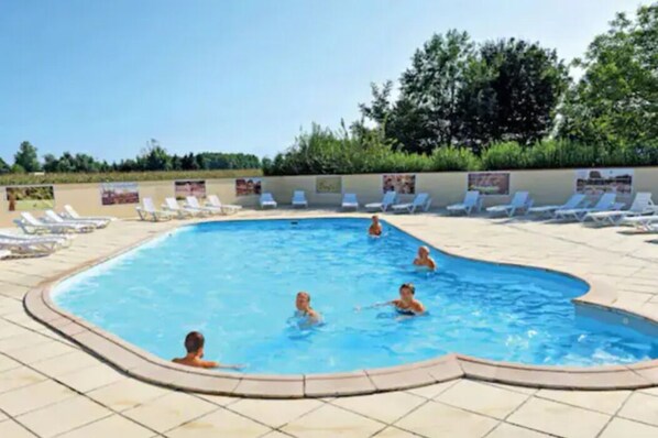 Piscine couverte, piscine extérieure