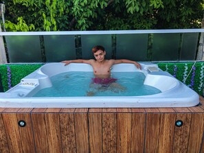 Outdoor spa tub - La Adelita just 5 minutes walk to the beach 🏖 (Playa del carmen)